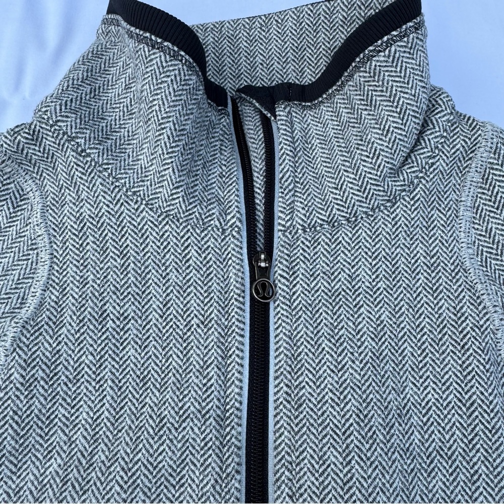 Lululemon Full Tilt Half Zip Herringbone Pullover Size 2 - Picture 5 of 9